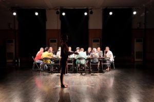 akakilike 眠るのがもったいないくらいに楽しいことをたくさん持って、夏の海がキラキラ輝くように、緑の庭に光あふれるように、永遠に続く気が狂いそうな晴天のように